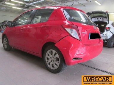 Купить Toyota Yaris, 1.0, 2014 года с пробегом, цена 213910 руб., id 9793