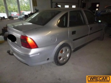 Купить Opel Vectra, 1.8, 1999 года с пробегом, цена 0 руб., id 9808