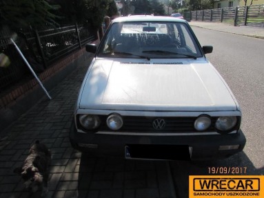 Купить Volkswagen Golf, 1.6, 1988 года с пробегом, цена 2422 руб., id 9810