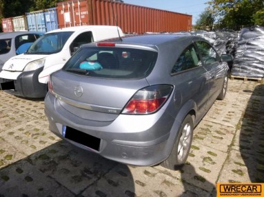 Купить Opel Astra, 1.2, 2006 года с пробегом, цена 68028 руб., id 9961
