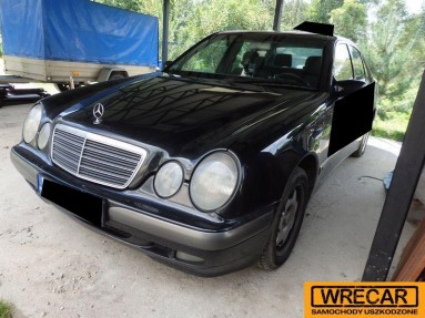 Купить Mercedes-Benz E 220 CDI MR`00 210 Classic, 2.1, 2000 года с пробегом, цена 1592 руб., id 9964