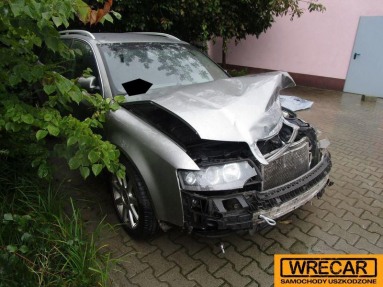 Купить Audi A4, 1.9, 2004 года с пробегом, цена 37232 руб., id 9983