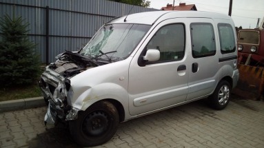Купить Renault Kangoo, 1.6, 2005 года с пробегом, цена 3253 руб., id 10002