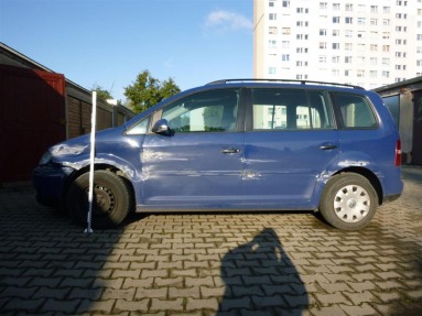 Купить Volkswagen Touran, 1.9, 2006 года с пробегом, цена 55086 руб., id 10021