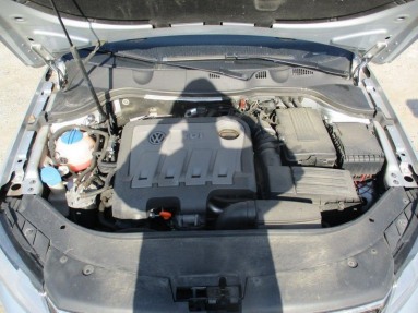 Купить Volkswagen Passat, 2.0, 2012 года с пробегом, цена 1592 руб., id 10151