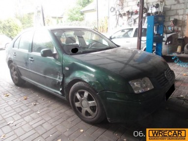 Купить Volkswagen Bora, 2.3, 1998 года с пробегом, цена 24291 руб., id 10292