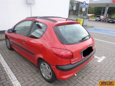 Купить Peugeot 206, 1.1, 1999 года с пробегом, цена 11280 руб., id 10311
