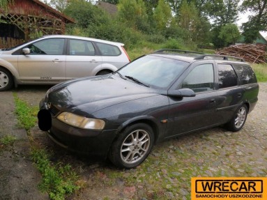 Купить Opel Vectra, 1.8, 1997 года с пробегом, цена 8097 руб., id 10424