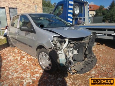 Купить Renault Clio, 1.1, 2009 года с пробегом, цена 12941 руб., id 10435