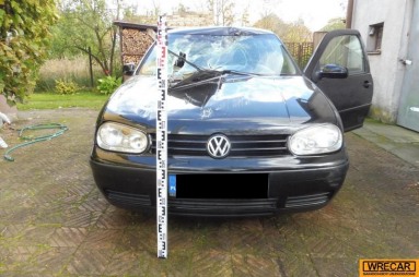 Купить Volkswagen Golf, 1.6, 2000 года с пробегом, цена 0 руб., id 10471