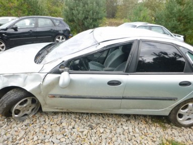 Купить Renault Laguna, 1.6, 2000 года с пробегом, цена 0 руб., id 10490