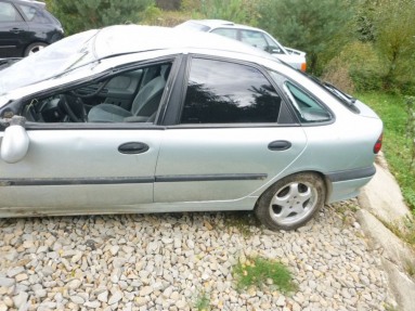 Купить Renault Laguna, 1.6, 2000 года с пробегом, цена 0 руб., id 10490