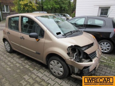 Купить Renault Modus, 1.1, 2005 года с пробегом, цена 22630 руб., id 10497