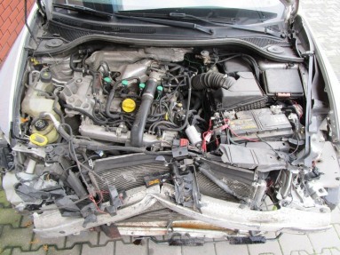 Купить Renault Laguna, 2.0, 2011 года с пробегом, цена 3183 руб., id 10603