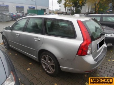 Купить Volvo V50, 2.0, 2009 года с пробегом, цена 93979 руб., id 10652