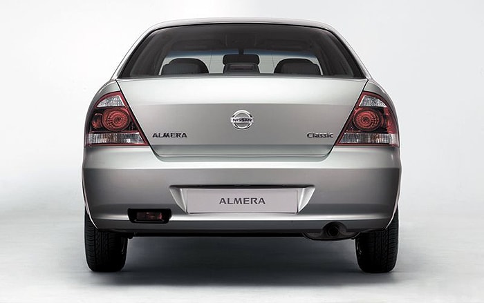 Вид сзади Nissan Almera