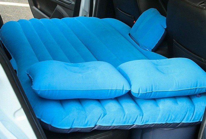 Детский надувной матрас для сна в машину